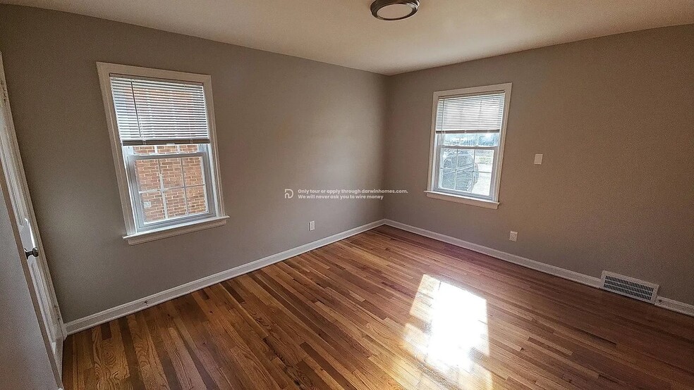 Building Photo - 3965 Warrendale Rd