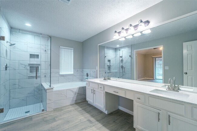 Building Photo - 8926 Sunny Point Dr
