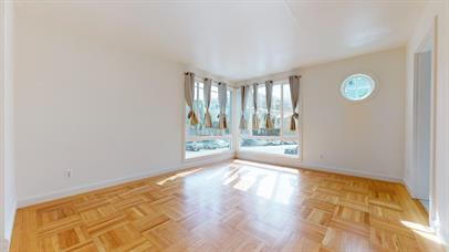Building Photo - Beautiful 2 Bedroom 1.5 Bathroom with a Ga...