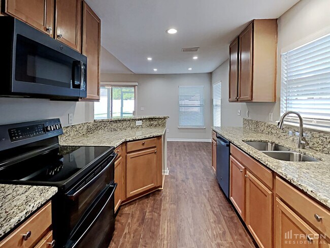 Building Photo - 246 Fort Milton Dr