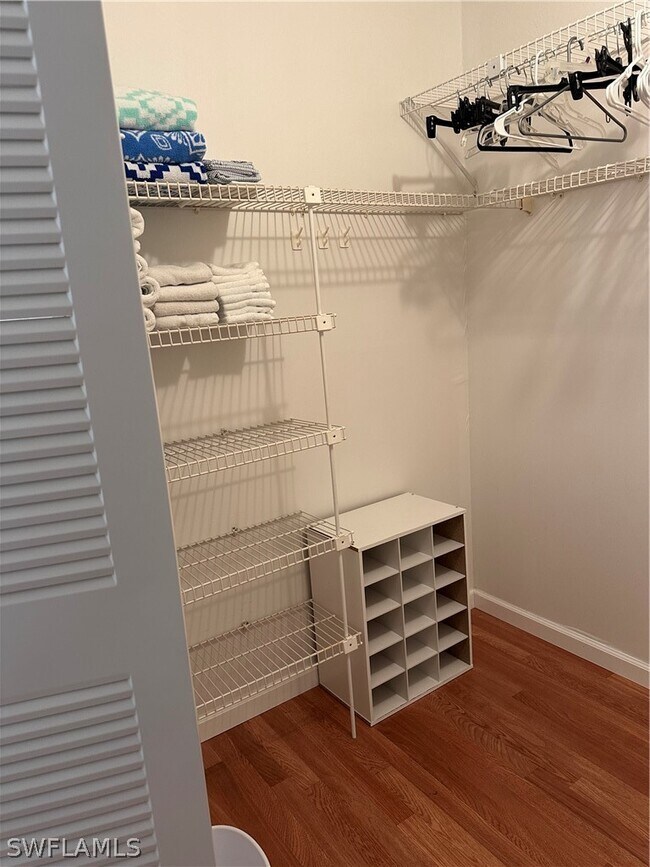 Building Photo - 4372 27th Ct SW