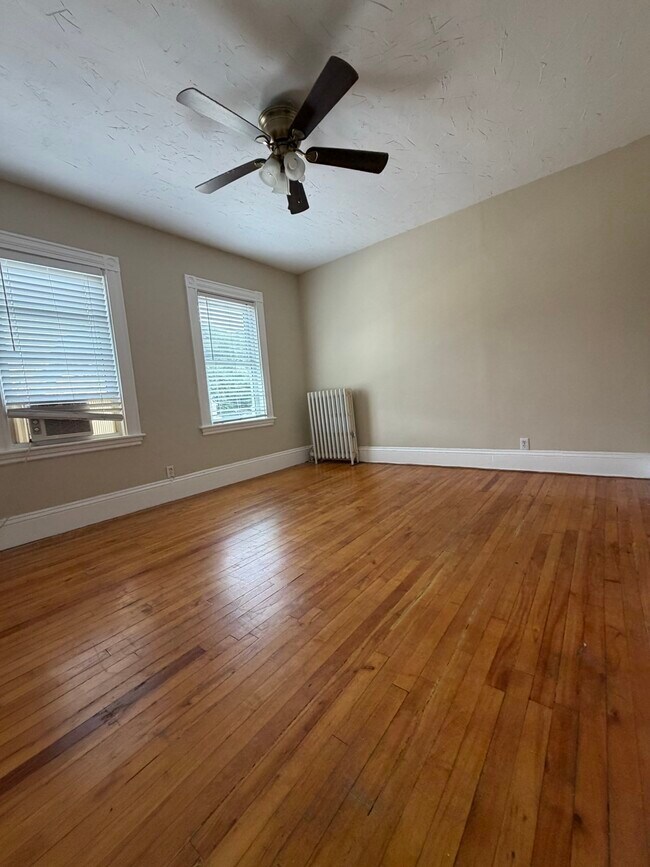Building Photo - 253 Whitwell St