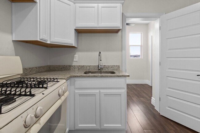 Building Photo - Yandell Unit 3