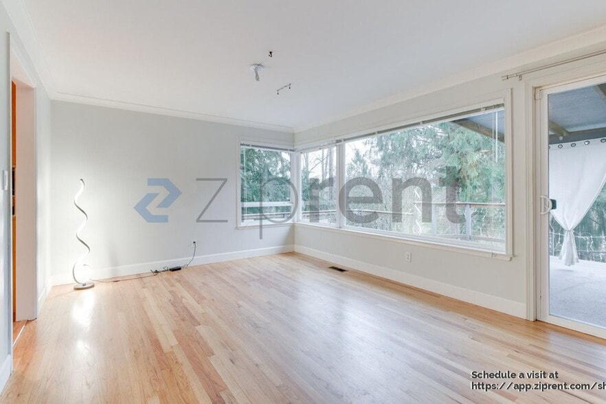 Building Photo - 380 Mt Defiance Cir SW