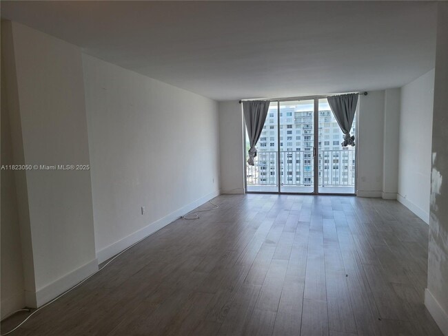Building Photo - 2851 NE 183rd St
