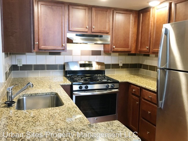Primary Photo - 320 Greenup St