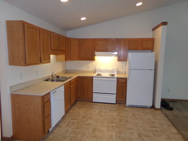 Building Photo - 106 Brookside Dr