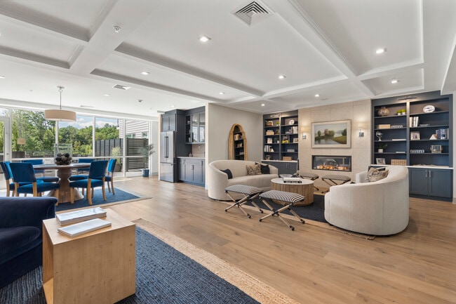 Building Photo - 1 US-1