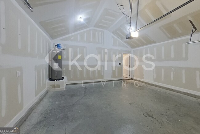 Building Photo - 228 Western Red Cedar Dr