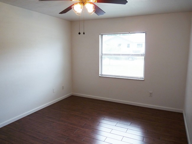 Master Bedroom - 1510 Oriole St