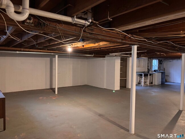 Building Photo - 249 New Canaan Ave