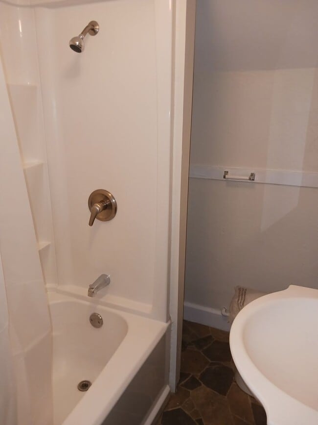 Building Photo - 173 Upland Avenue