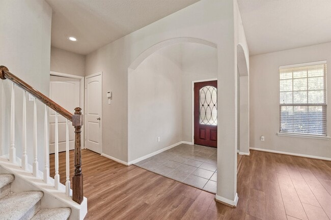 Building Photo - 115 Black Swan Pl
