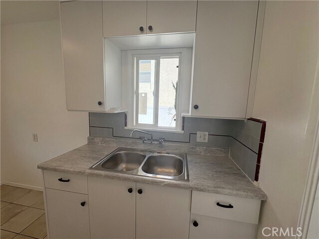 Building Photo - 4034 W 130th St
