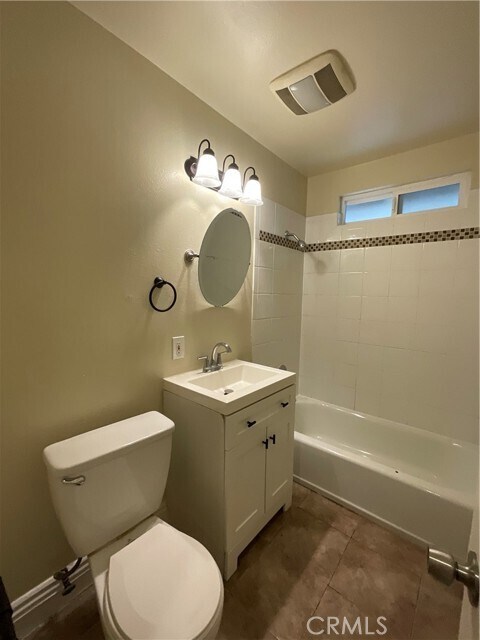 Building Photo - 538 E Chalynn Cir
