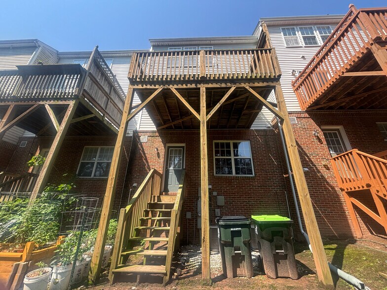 Building Photo - Room in Townhome on Ruby Walk Dr
