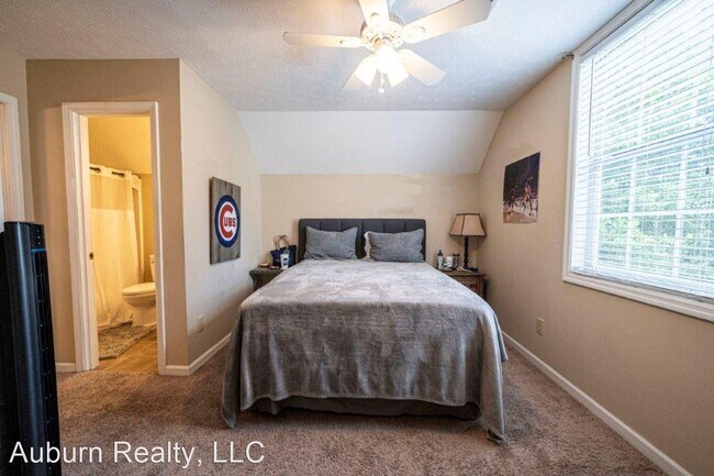 Building Photo - 4 br, 4 bath House - Eagle Point Bungalow ...