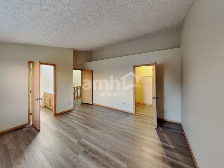 Building Photo - 35 Wrens Nest Ct