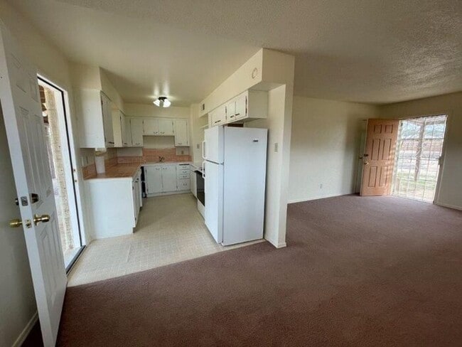 Building Photo - 36444 N 10th St