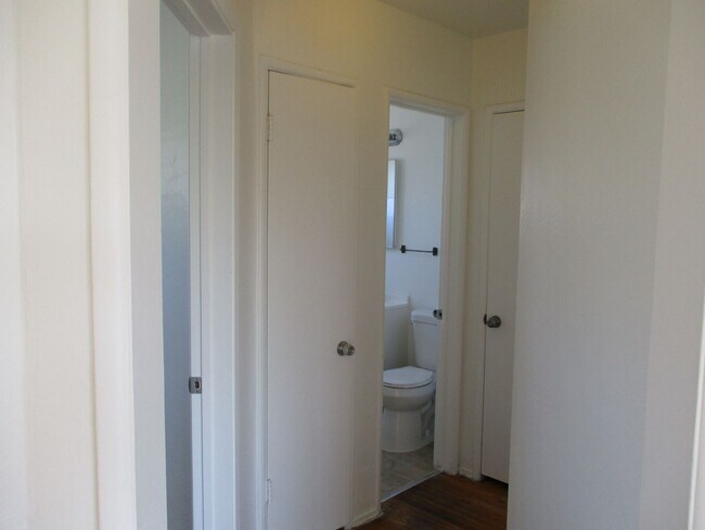 Building Photo - City Heights Remodeled 1 Bdr 1 Ba 2nd floor apartment.