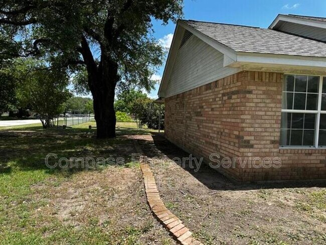 Building Photo - 289 Nally St