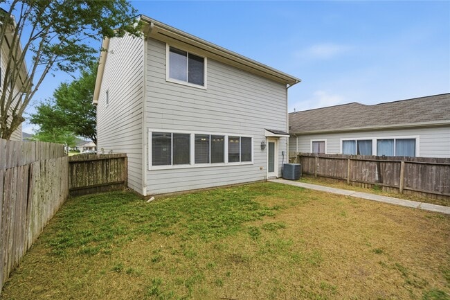 Building Photo - 1613 Palcio Real Dr