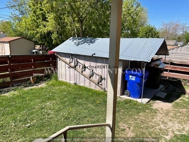 Building Photo - This property offers a NO DEPOSIT option available for qualified renters!