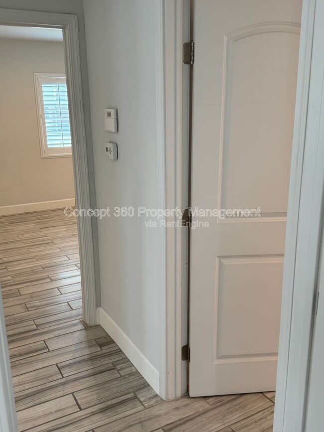 Building Photo - 1143 W 163rd St