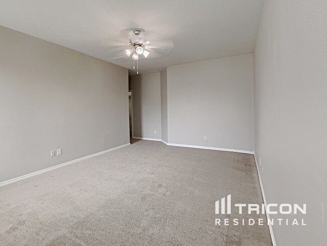 Building Photo - 28818 Hidden Cove Dr