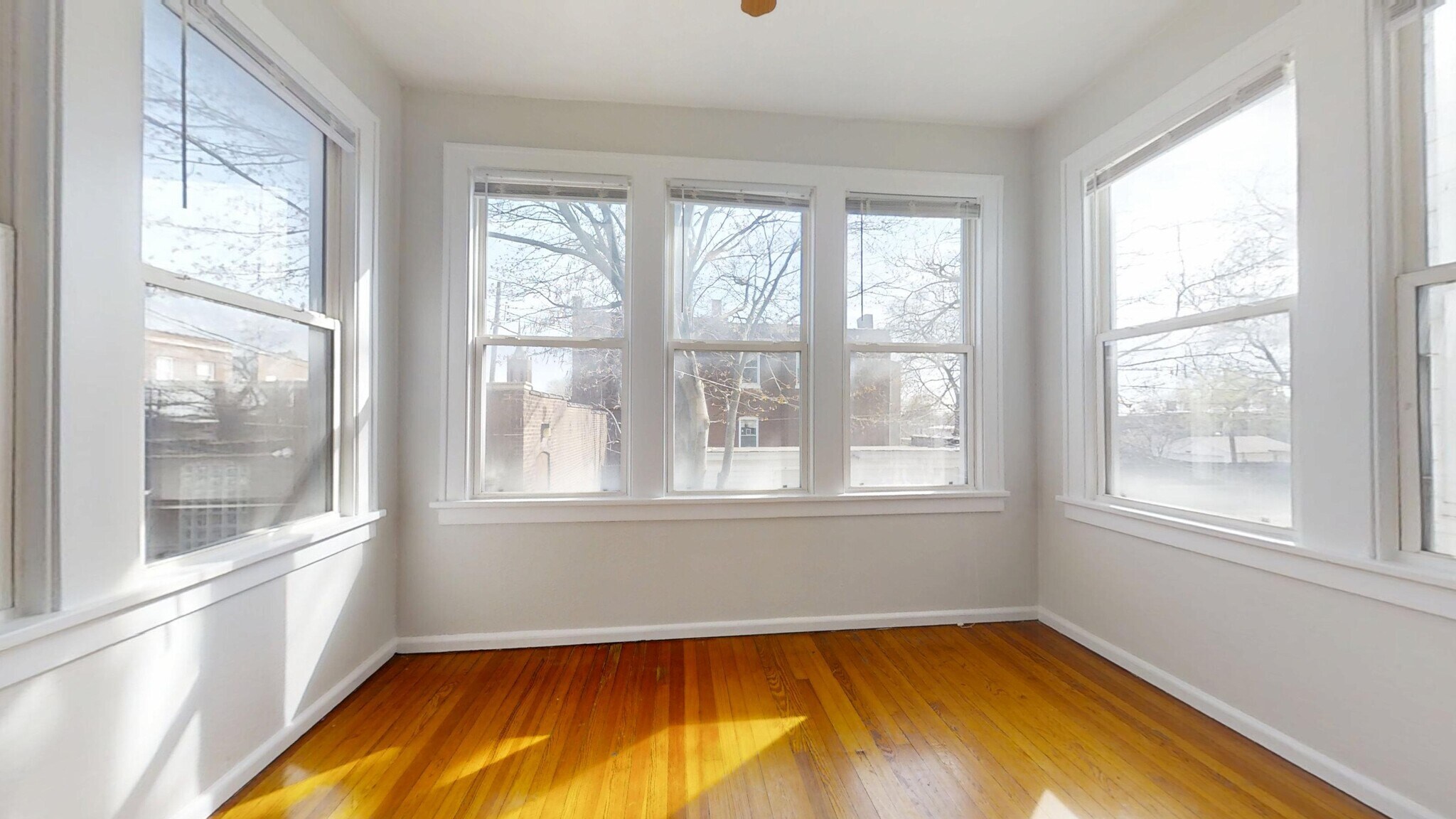 Building Photo - 3704 Fairview Ave