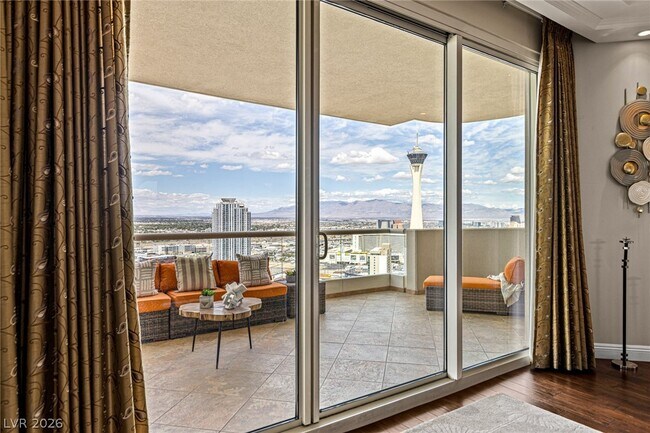 Building Photo - 2777 Paradise Rd