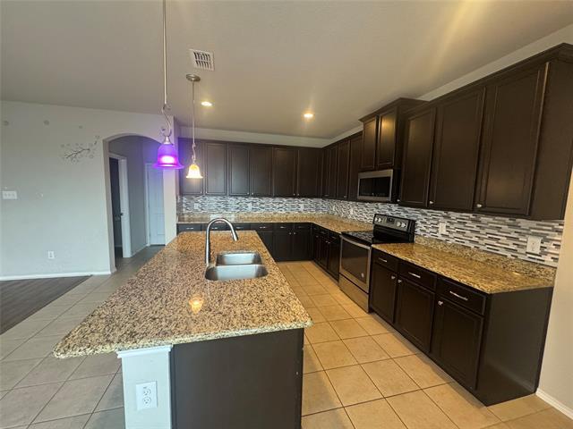 Building Photo - 3012 Whitetail Chase Dr