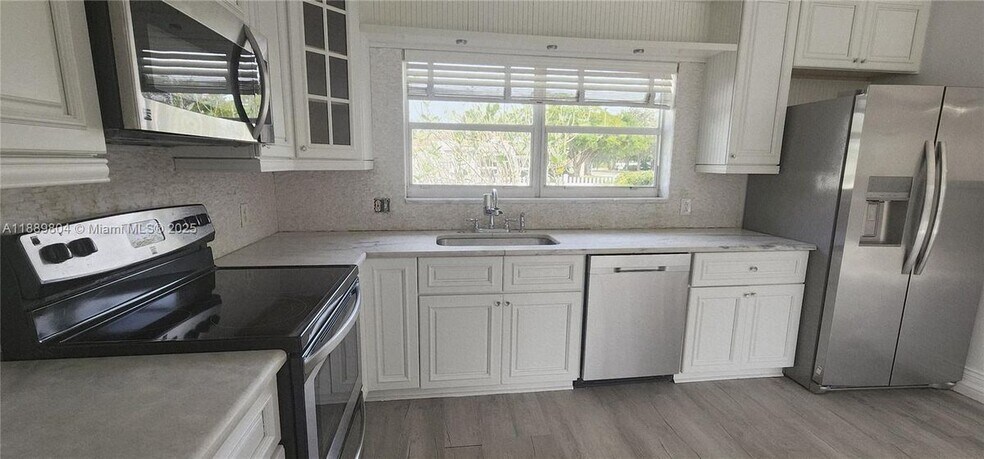 Primary Photo - 200 NW 9th St