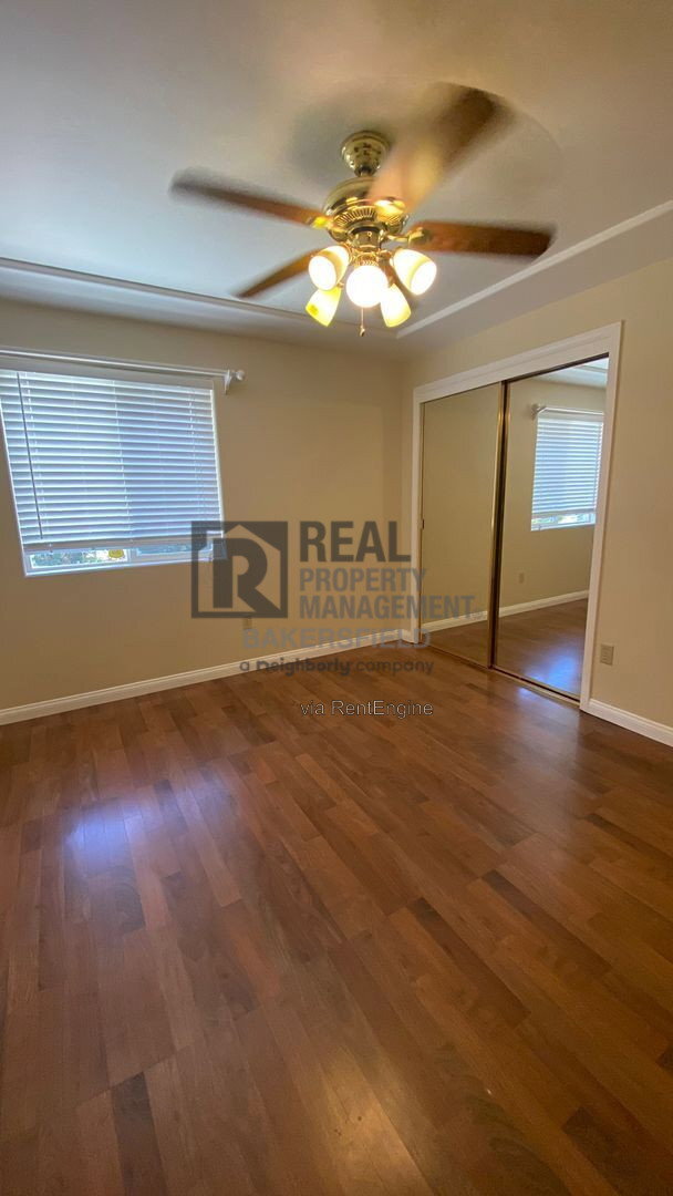 Building Photo - 10916 Stony Point Dr