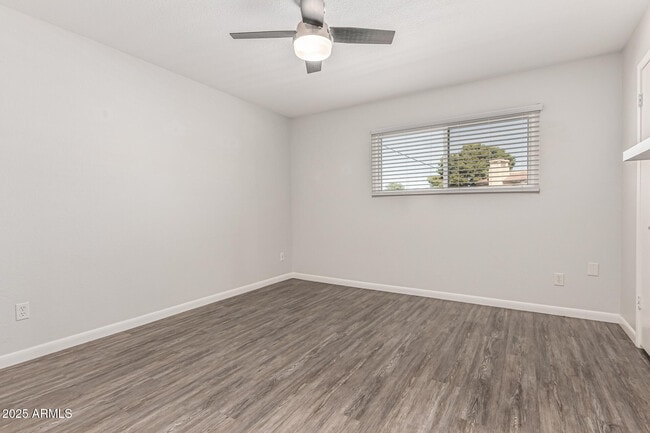 Building Photo - 7714 E Wilshire Dr