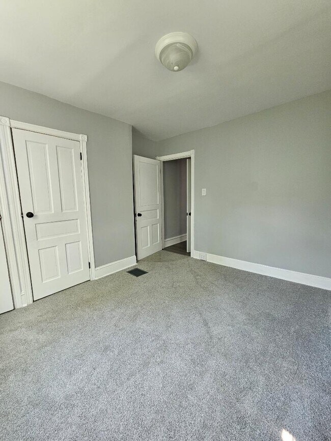 Building Photo - 114 N Wilton St