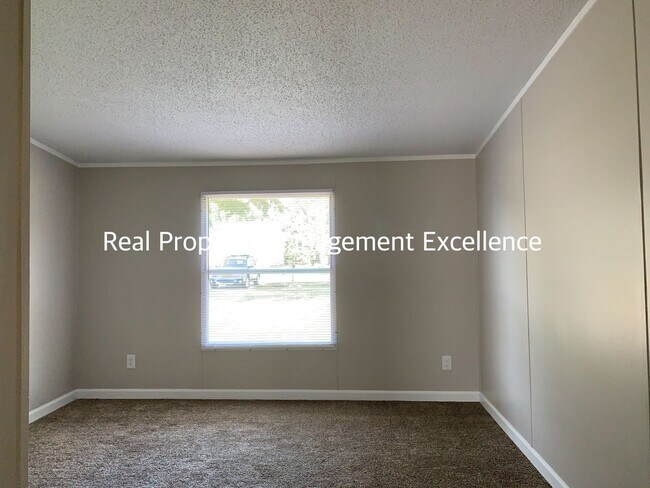 Building Photo - Quaint Renovated Home, Near Education Faci...
