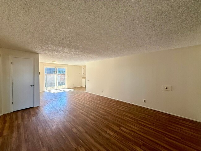 Building Photo - 6374f