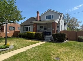 Building Photo - 119 Cloverhill Rd