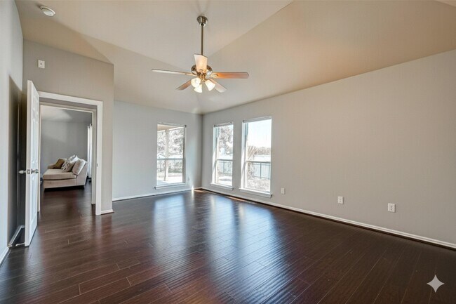 Building Photo - 25911 Palmdale Estate Dr