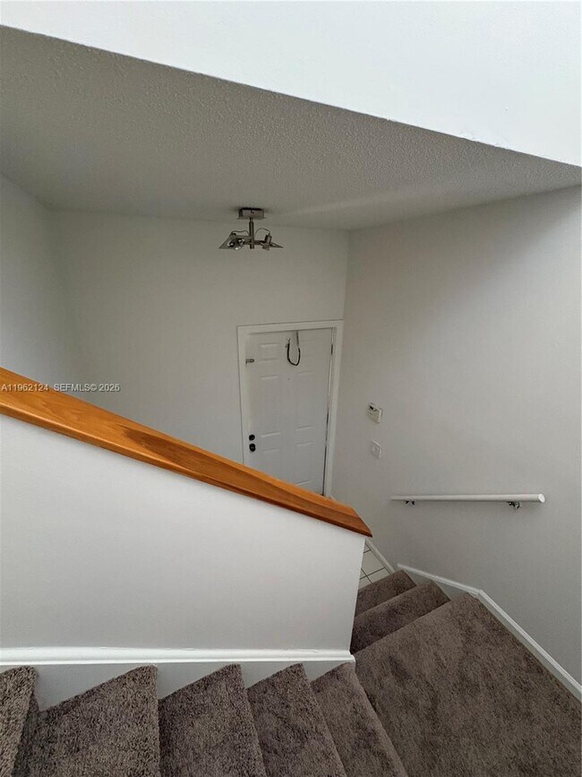 Building Photo - 6579 Via Regina