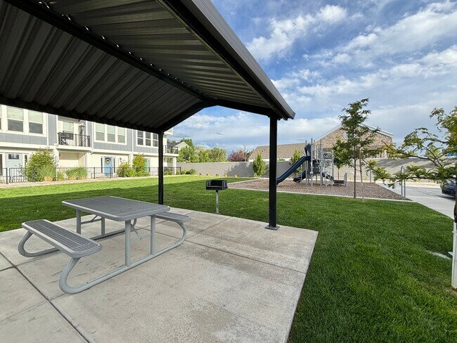 Building Photo - 3469 Arabella Ct