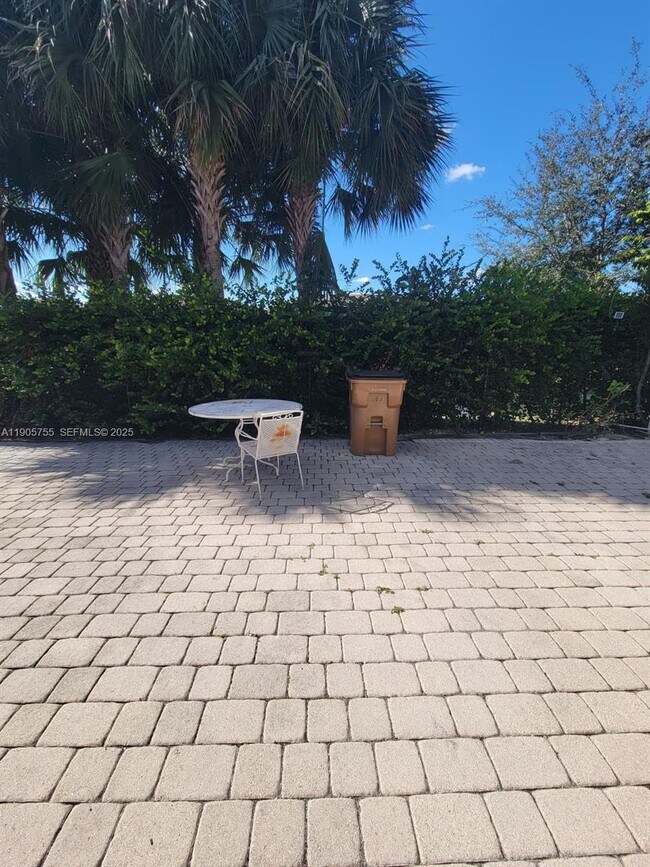 Building Photo - 4321 NW 9th Ave