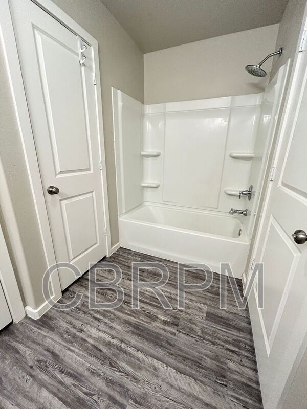 Building Photo - 2110 N Avenue J