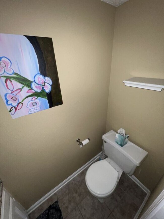 Building Photo - $500 OFF 1st MONTHS RENT!  Beautiful 2 Bed...