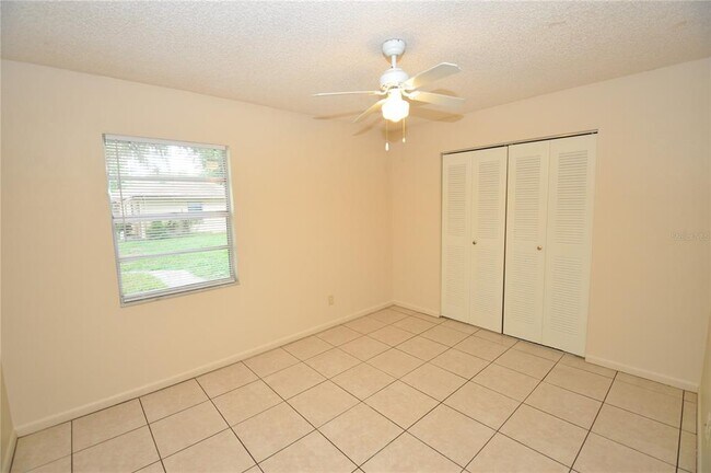 Building Photo - 1434 E Fern Rd