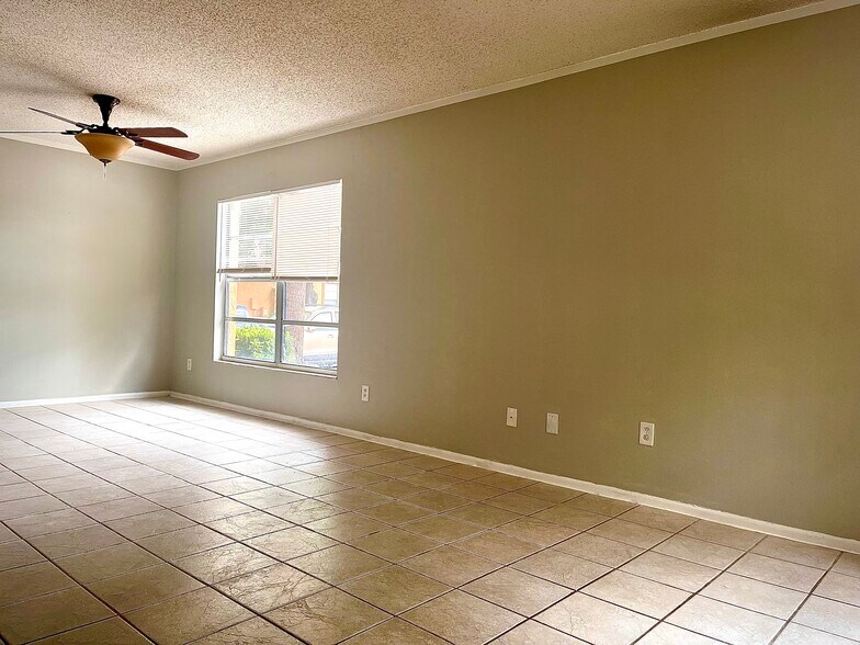 Living Room/ Dining Room - 4814 S Semoran Blvd