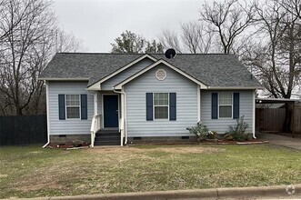 Building Photo - 406 Mesquite St