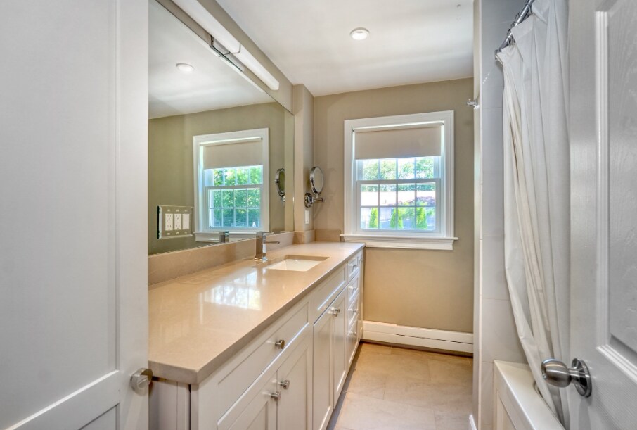 Building Photo - 65 Sherburne Rd S