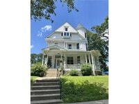 Building Photo - 2201 Scudder St